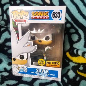 Silver from Sonic the Hedgehog Funko Pop #633 | GITD Hot Topic Exclusive